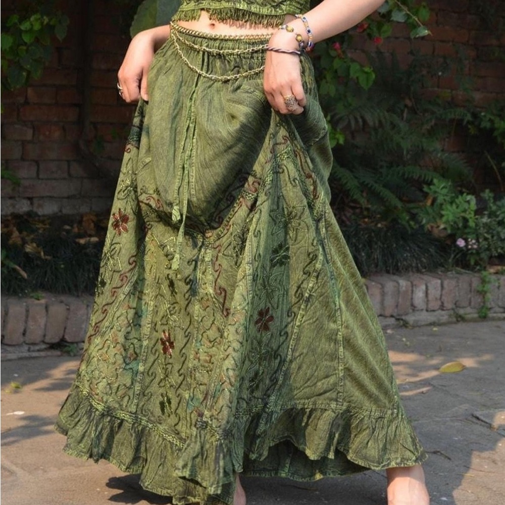 Green Vintage Vibe Embroidered Maxi Skirt Cottage Fairy Core Bohemian Skirt - Picture 2 of 7